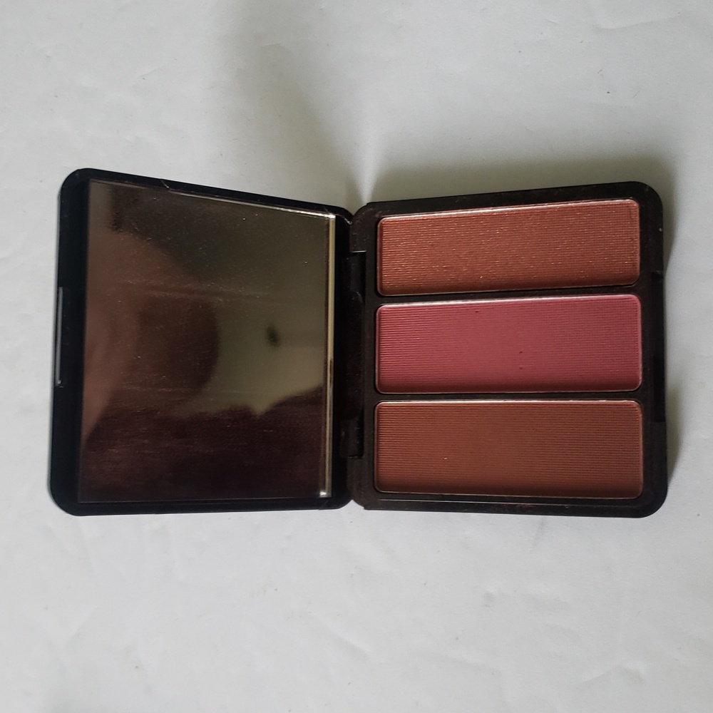 Eve Pearl Blush Trio Sultry Cheeks Makeup 0.33oz